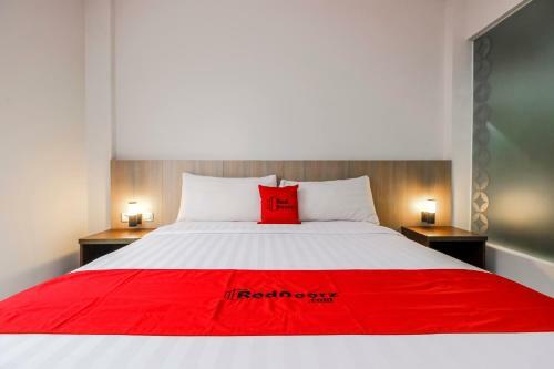 Hostal Reddoorz Plus @ Tb Simatupang