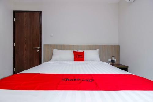 Hostal Reddoorz Plus @ Tb Simatupang