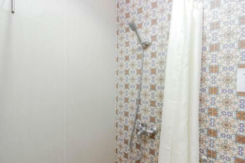 Hostal Reddoorz Plus @ Tb Simatupang