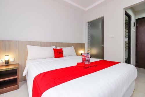 Hostal Reddoorz Plus @ Tb Simatupang