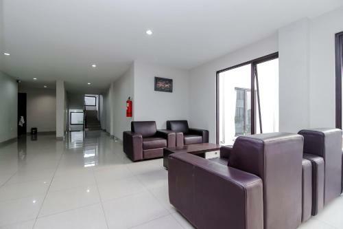 Hostal Reddoorz Plus @ Tb Simatupang