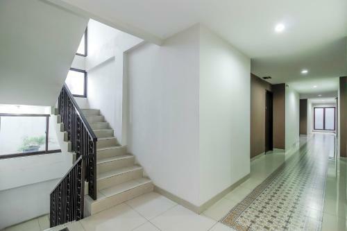 Hostal Reddoorz Plus @ Tb Simatupang