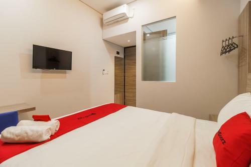 Hotel Reddoorz Plus Near Senayan City