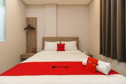 Hotel Reddoorz Plus Near Senayan City