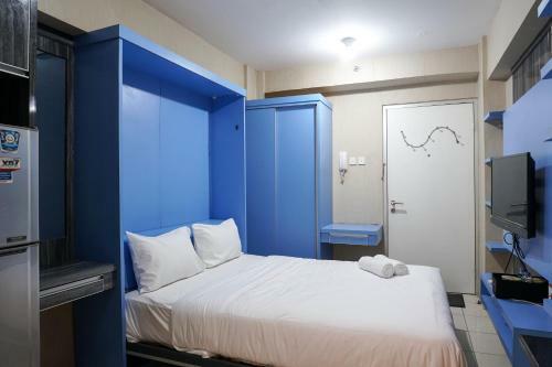 Blue Studio Apartment At Green Bay Pluit By Travelio