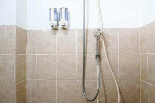 Blue Studio Apartment At Green Bay Pluit By Travelio