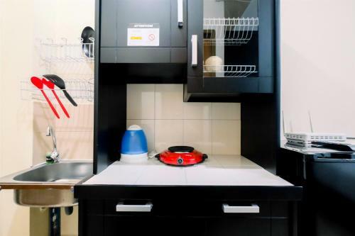 Comfy Studio Room At Tifolia Apartment By Travelio