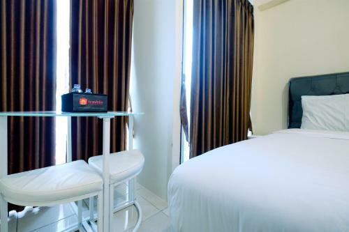 Comfy Studio Room At Tifolia Apartment By Travelio