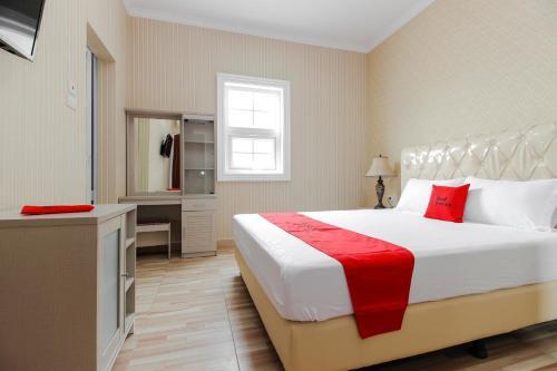 Hostal Reddoorz Plus @ Kwitang 2