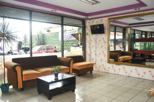Hostal Reddoorz Plus Near Rscm Jakarta