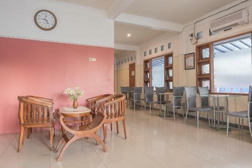 Hostal Reddoorz Near Undip Pleburan 2