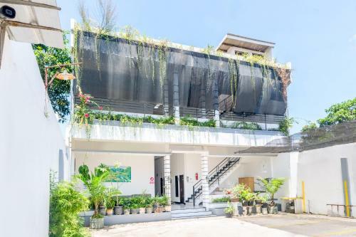 Hotel Oyo Life 2952 Elohim Kost