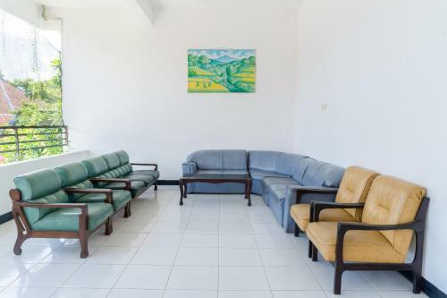 Hotel Oyo Life 2952 Elohim Kost