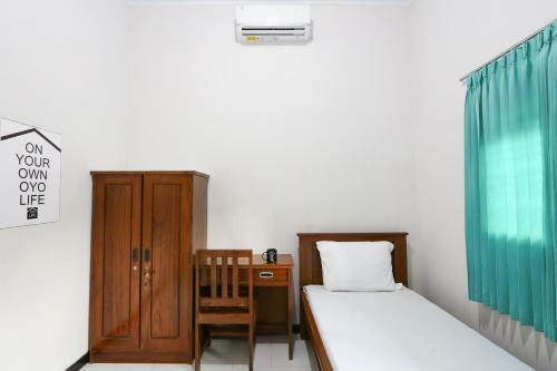 Hotel Oyo Life 3187 Kost Putri Bu Chris