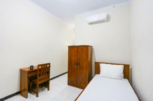 Hotel Oyo Life 3187 Kost Putri Bu Chris