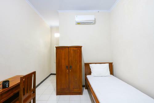 Hotel Oyo Life 3187 Kost Putri Bu Chris