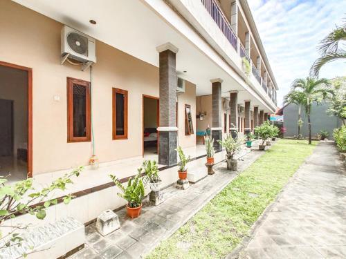 Hotel Koolkost Near Benoa Square (Minimum Stay 6 Nights)