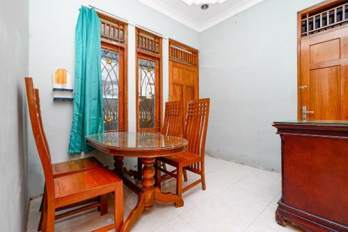 Hotel Spot On 2546 Griya Widya Syariah
