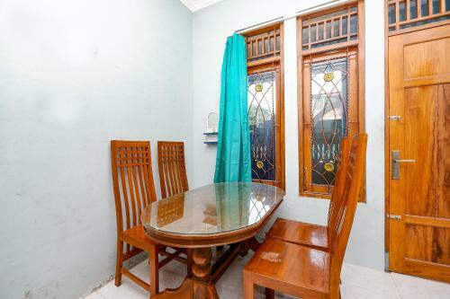 Hotel Spot On 2546 Griya Widya Syariah