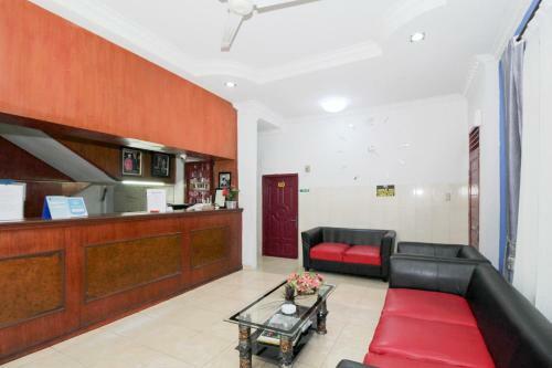 Hostal Serena Anggrek Hotel