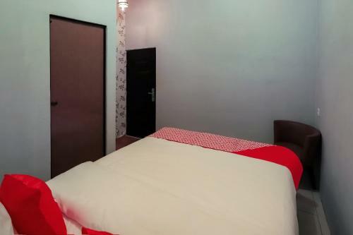 Hotel Oyo 3375 Sumatera Agustinekost Syariah