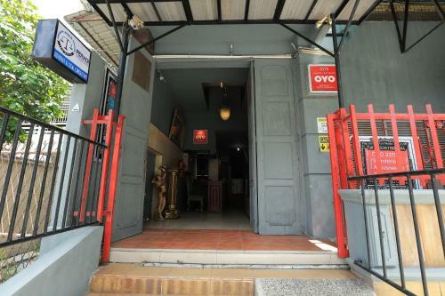 Hotel Oyo 3375 Sumatera Agustinekost Syariah