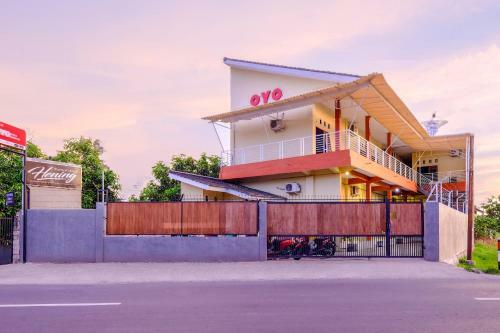 Hotel Oyo 2450 Hening Homestay