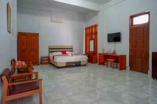 Hostal Reddoorz @ Hotel Horas Palopo