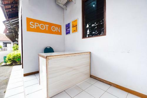 Hotel Spot On 2865 Sartika Inn Pati