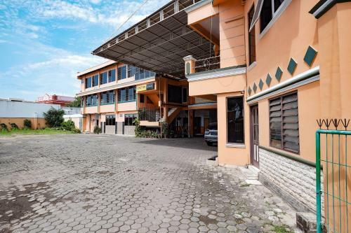 Hotel Spot On 2865 Sartika Inn Pati