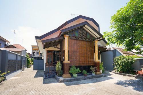 Hotel Oyo 1642 Penginapan Anggrek Syariah 2