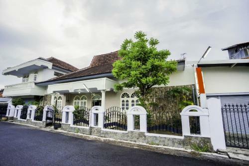 Hotel Oyo 2004 Penginapan Bidara Syariah