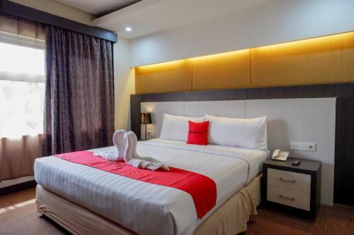 Reddoorz Plus Near Hotel Benua Kendari