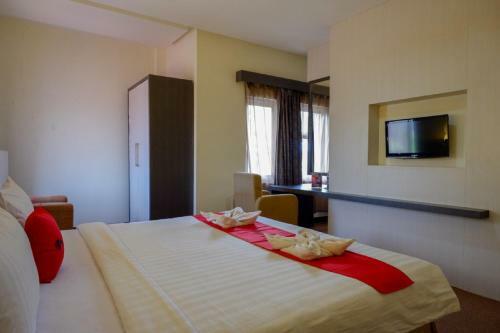 Reddoorz Plus Near Hotel Benua Kendari