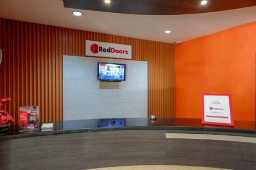 Reddoorz Plus Near Hotel Benua Kendari