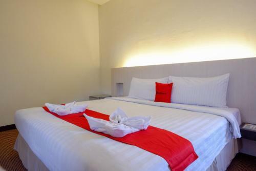 Reddoorz Plus Near Hotel Benua Kendari
