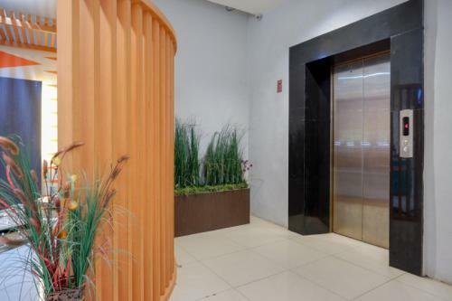 Reddoorz Plus Near Hotel Benua Kendari