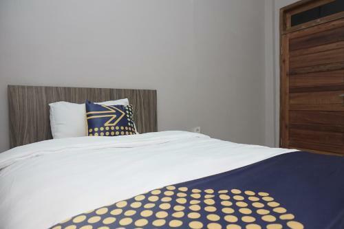 Spot On 2200 Hotel Gunung Sari