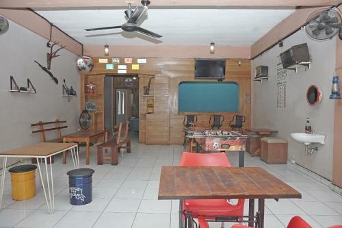 Spot On 2200 Hotel Gunung Sari