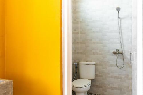 Hostal Reddoorz Hostel @ Di Panjaitan Simpang Lima