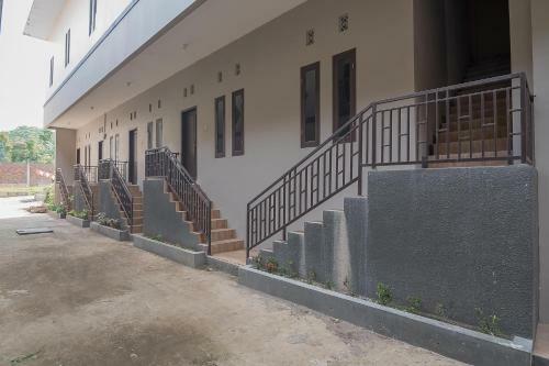 Hostal Aziz Guest House Syariah