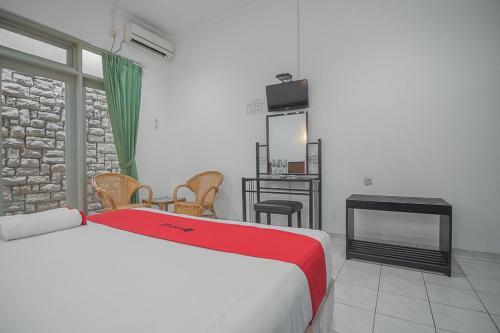 Hostal Reddoorz @ Jalan R.e. Martadinata Sukabumi