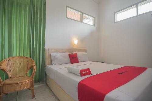 Hostal Reddoorz @ Jalan R.e. Martadinata Sukabumi