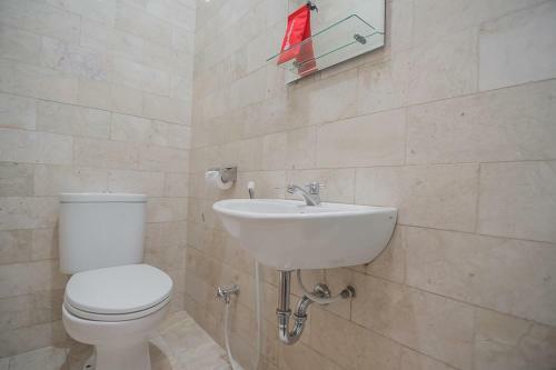 Hostal Reddoorz @ Jalan R.e. Martadinata Sukabumi
