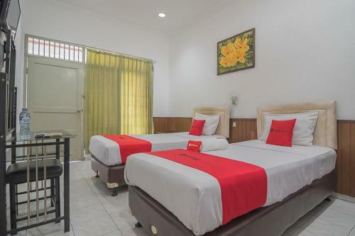 Hostal Reddoorz @ Jalan R.e. Martadinata Sukabumi