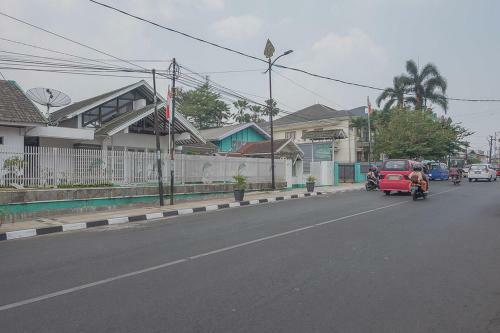 Hostal Reddoorz @ Jalan R.e. Martadinata Sukabumi