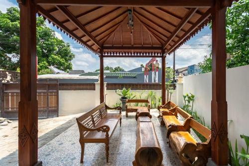 Hostal Reddoorz Syariah Near Exit Toll Banyumanik