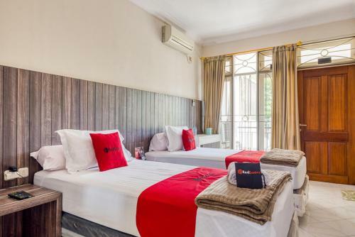 Hostal Reddoorz Near Untag Surabaya