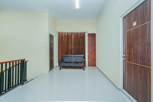 Hotel Oyo 1957 Riverside Residence