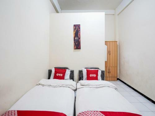 Hotel Oyo 3842 Eiffel Ketintang Unesa Syariah